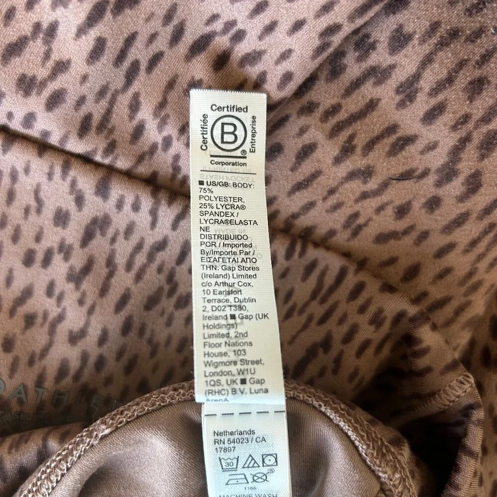 Athleta Salutation Animal Print Leggings w/ Stash Pockets Womens Size M - Picture 9 of 12